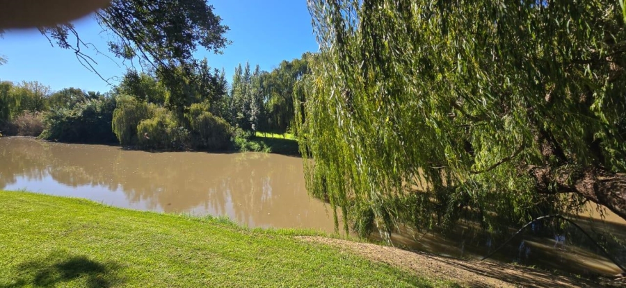 5 Bedroom Property for Sale in Roodewal Free State